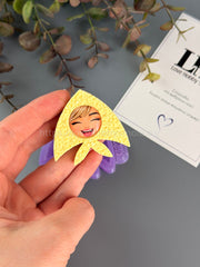B104 Silicone mold for brooch Girl in a headscarf – image 2