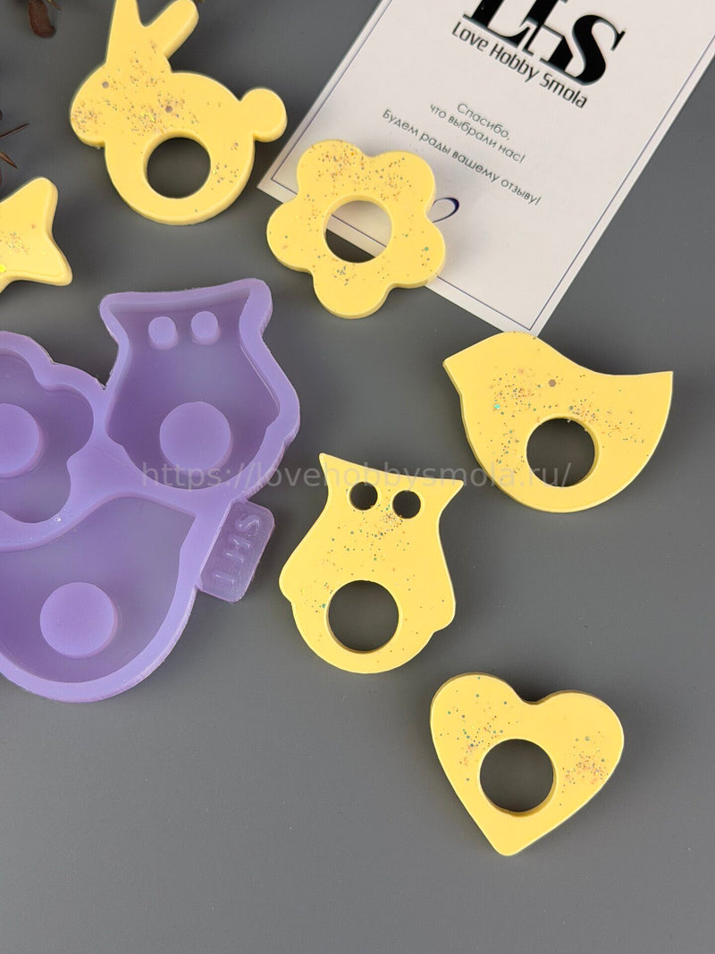 B107 Brooches for hanging glasses – image 4
