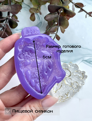 B42 Silicone mold in the shape of an anatomical heart – image 1