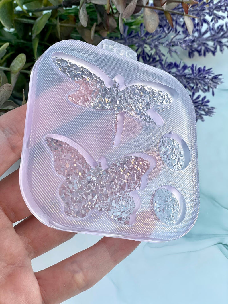 B16 Silicone mold for brooches and jewelry in the shape of a Dragonfly and a butterfly – image 6