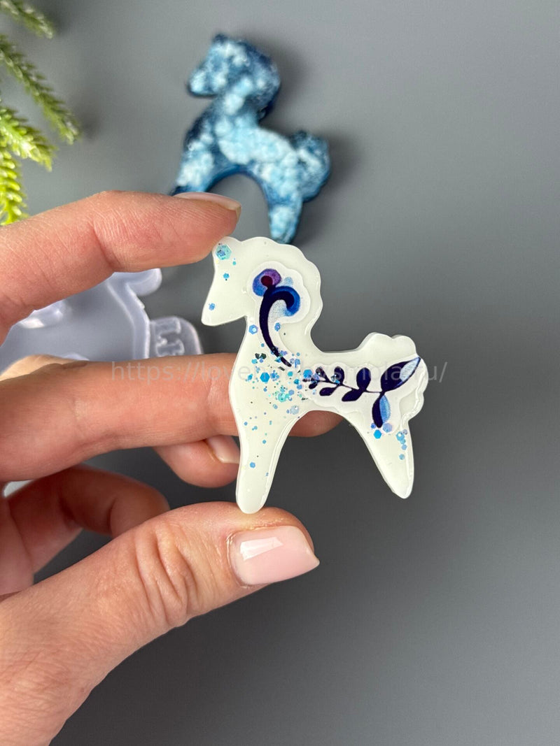 B59 Mold for keychains and brooches Horse 2 pcs – image 4