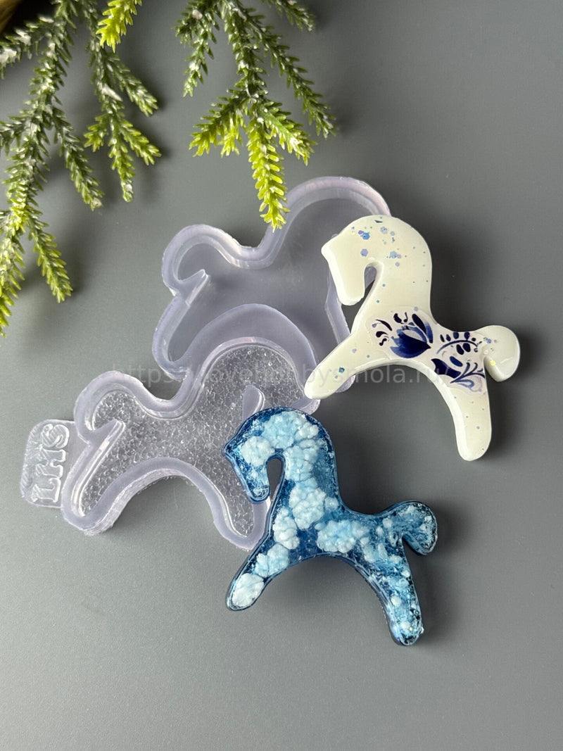 B60 Mold for keychains and brooches Horse 2 pcs – image 2