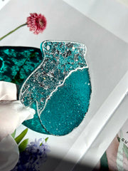 HN-14 Silicone mold in the shape of a Mitten New Year's toy – image 3