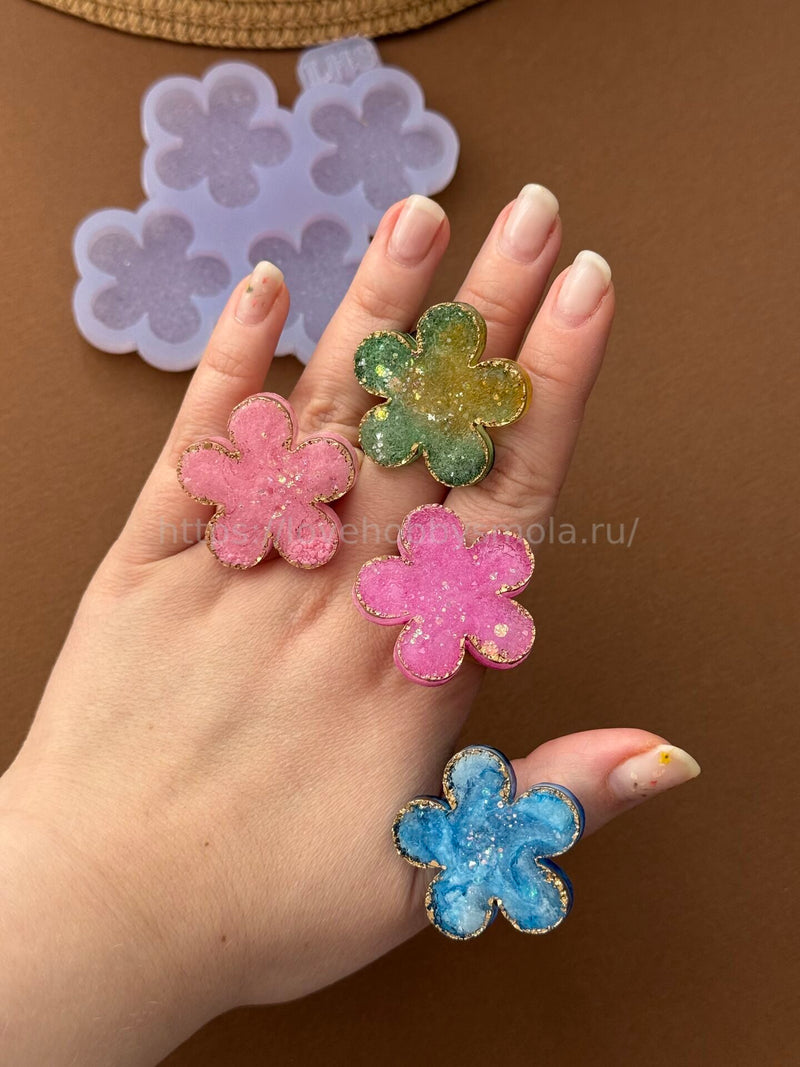 B51 Silicone mold for brooches in the shape of Flowers – image 4