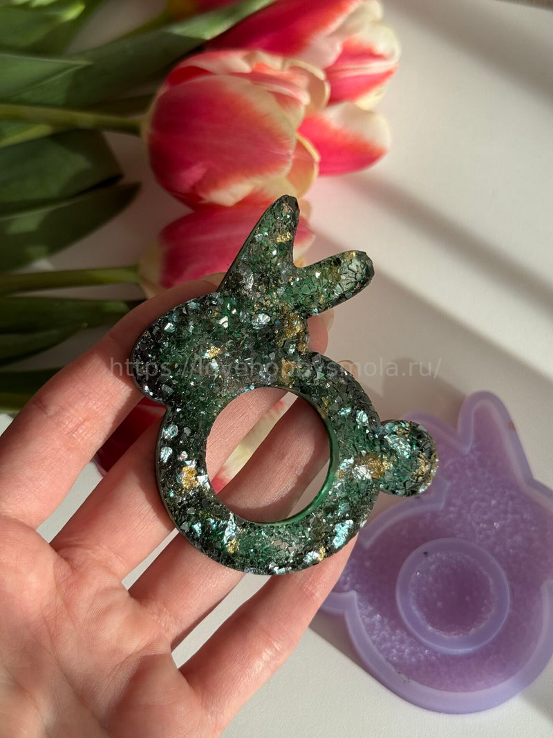 X04 Resin mold in the shape of an Easter Bunny – image 1