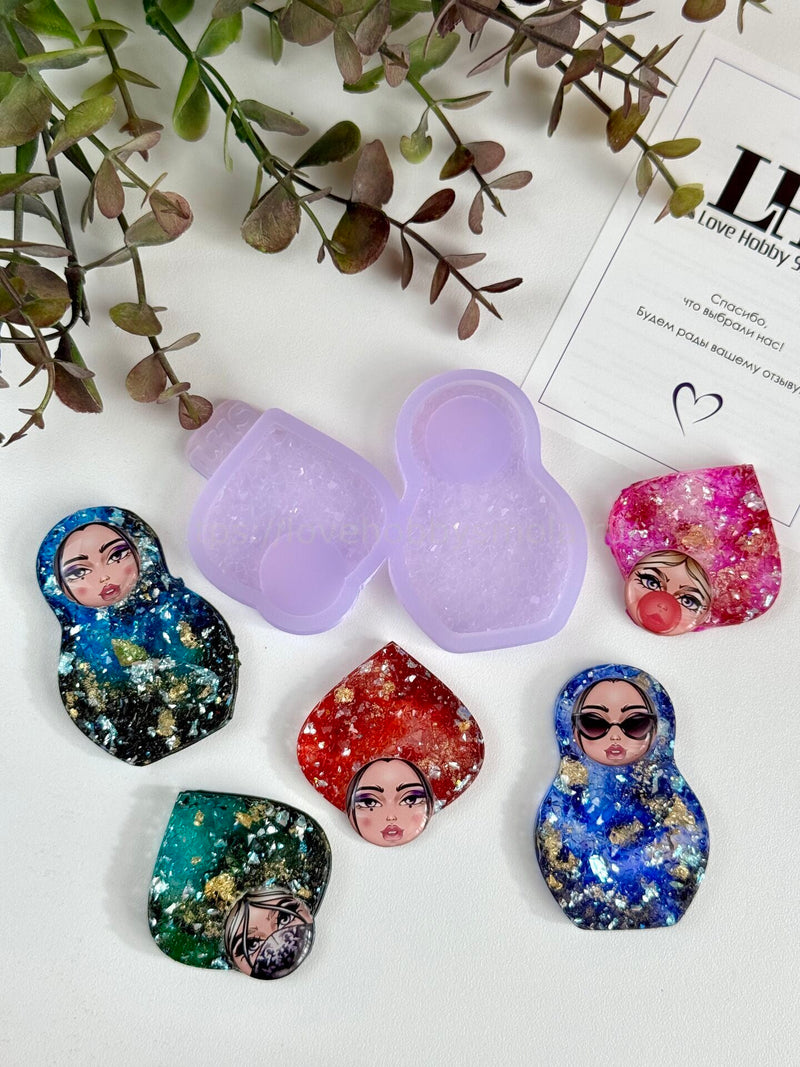 B19 mold brooch in the shape of Matryoshka and crystal kokoshnik – image 4