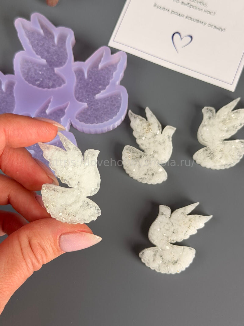 B70 Mold for keychains, brooches and jewelry Pigeons 4 pcs – image 3