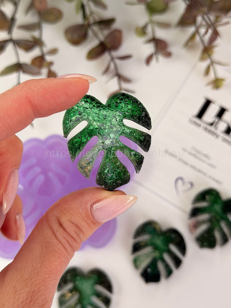 B69 Mold for keychains and brooches Monstera leaves 4 pcs – image 3
