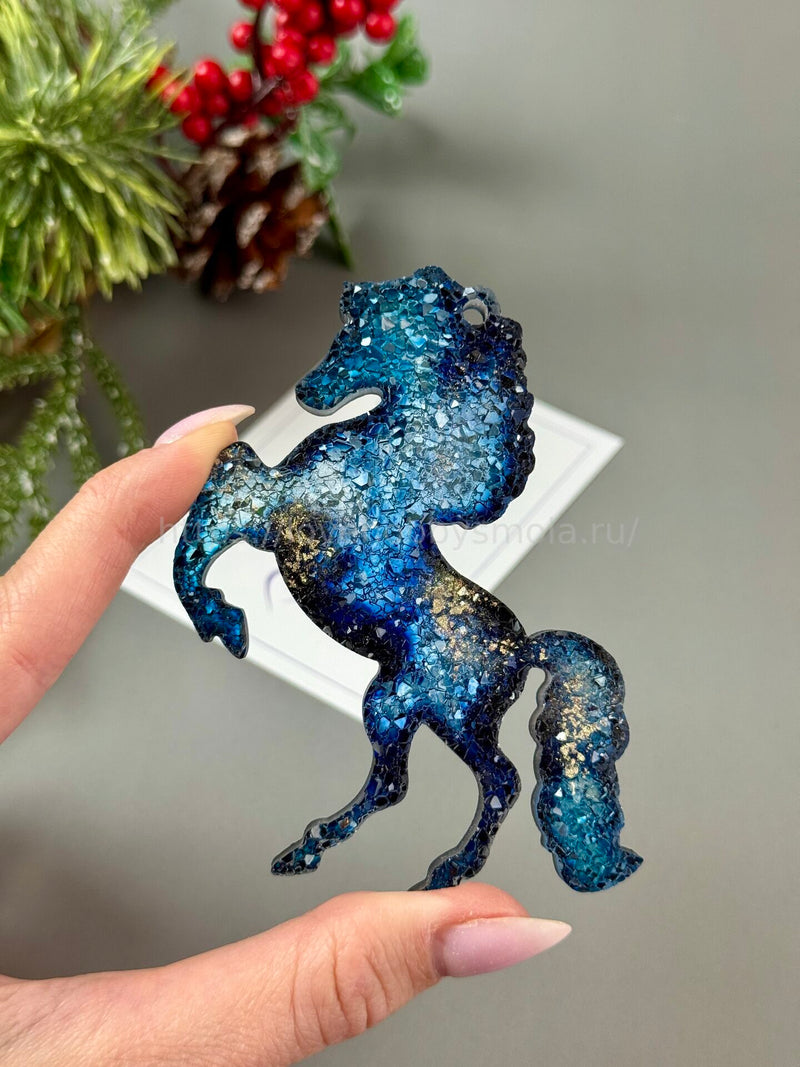 MC67 mold for epoxy resin in the shape of a horse on its hind legs – image 5