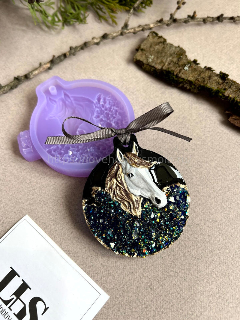 MC69 mold for epoxy resin in the shape of a Horse volume – image 5