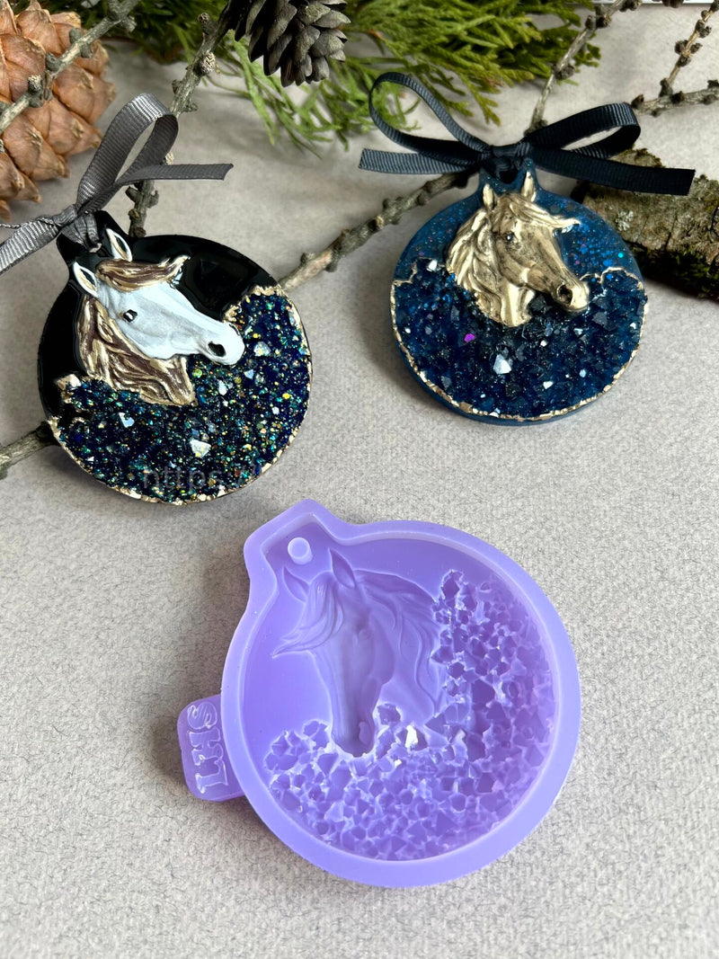 MC69 mold for epoxy resin in the shape of a Horse volume – image 4
