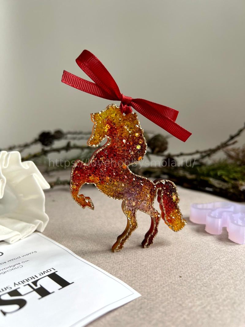 MC67 mold for epoxy resin in the shape of a horse on its hind legs – image 2