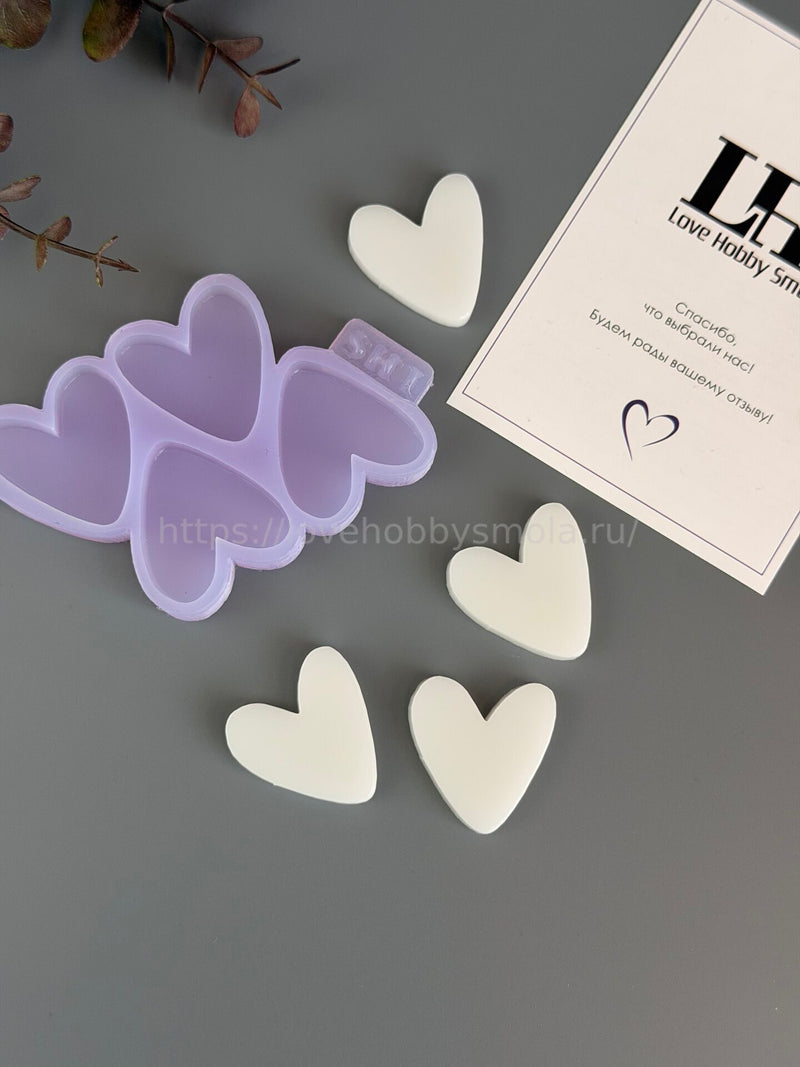 B84 Mold for keychains and brooches Heart Tilda glossy 4pcs – image 3