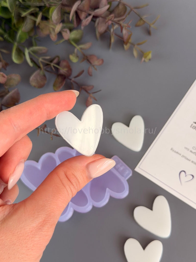 B84 Mold for keychains and brooches Heart Tilda glossy 4pcs – image 1