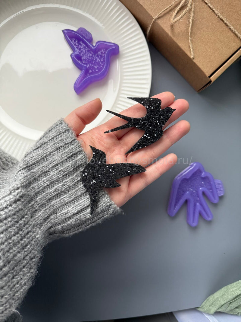 B06 Silicone mold in the shape of a Hummingbird – image 5