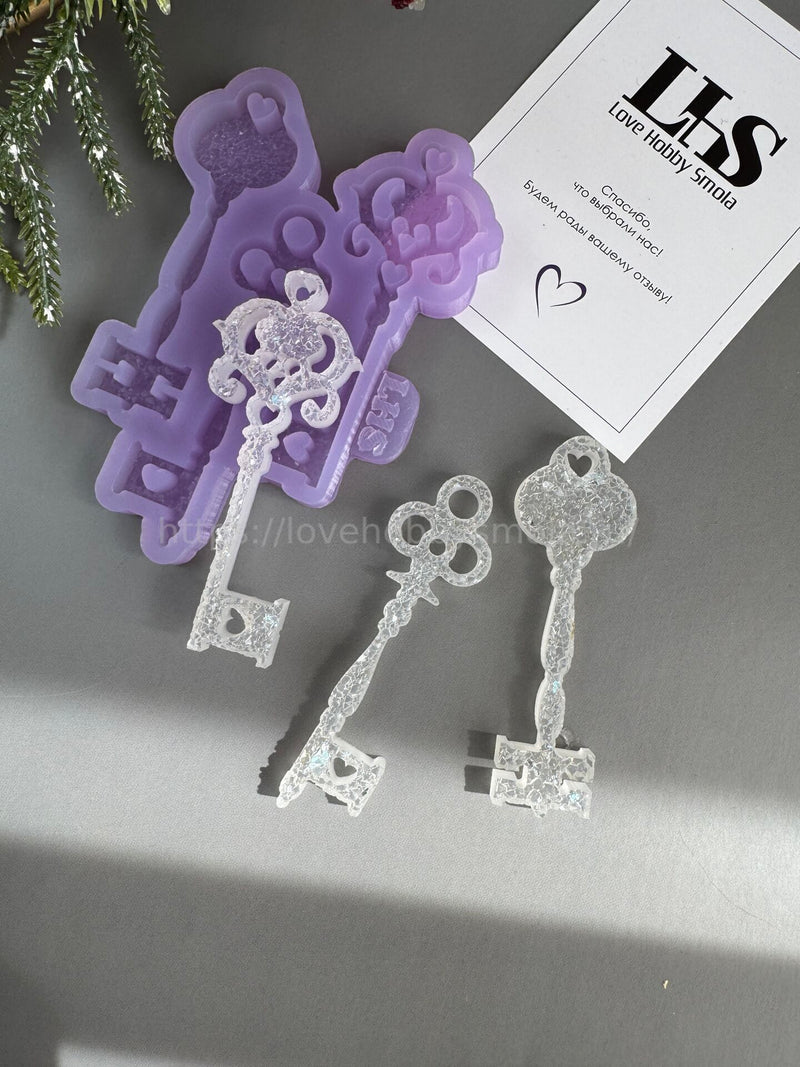MC72 Silicone Mold in the shape of Keys – image 3