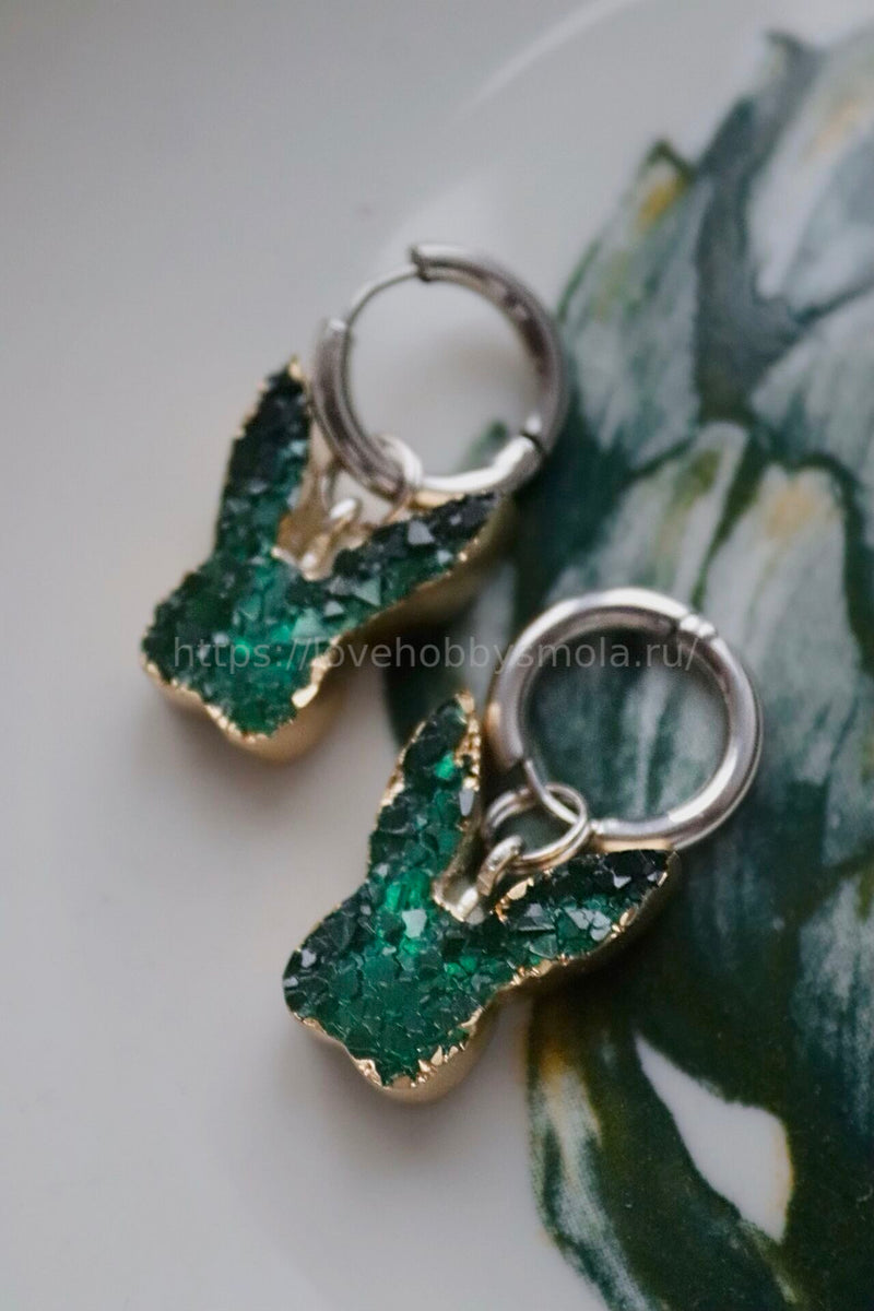 AC19 Silicone Mold Shaped Set of Earrings and Pendant – image 5