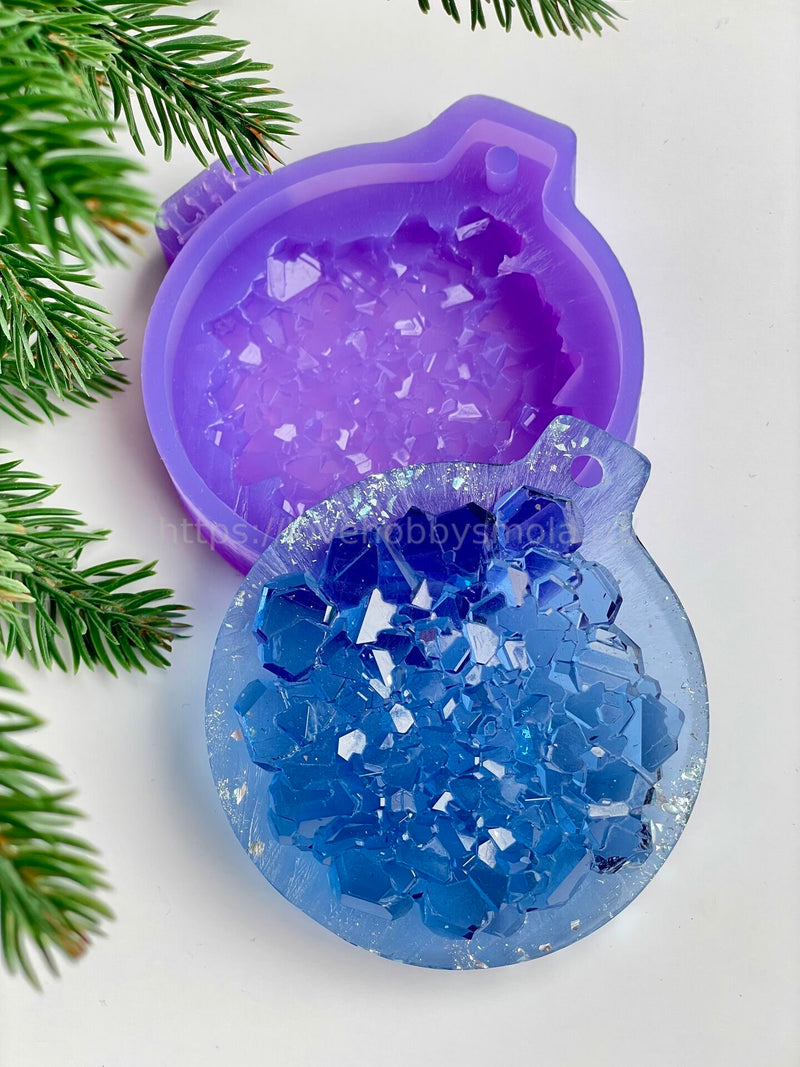 MC60 mold for epoxy resin in the shape of a Christmas toy – image 6