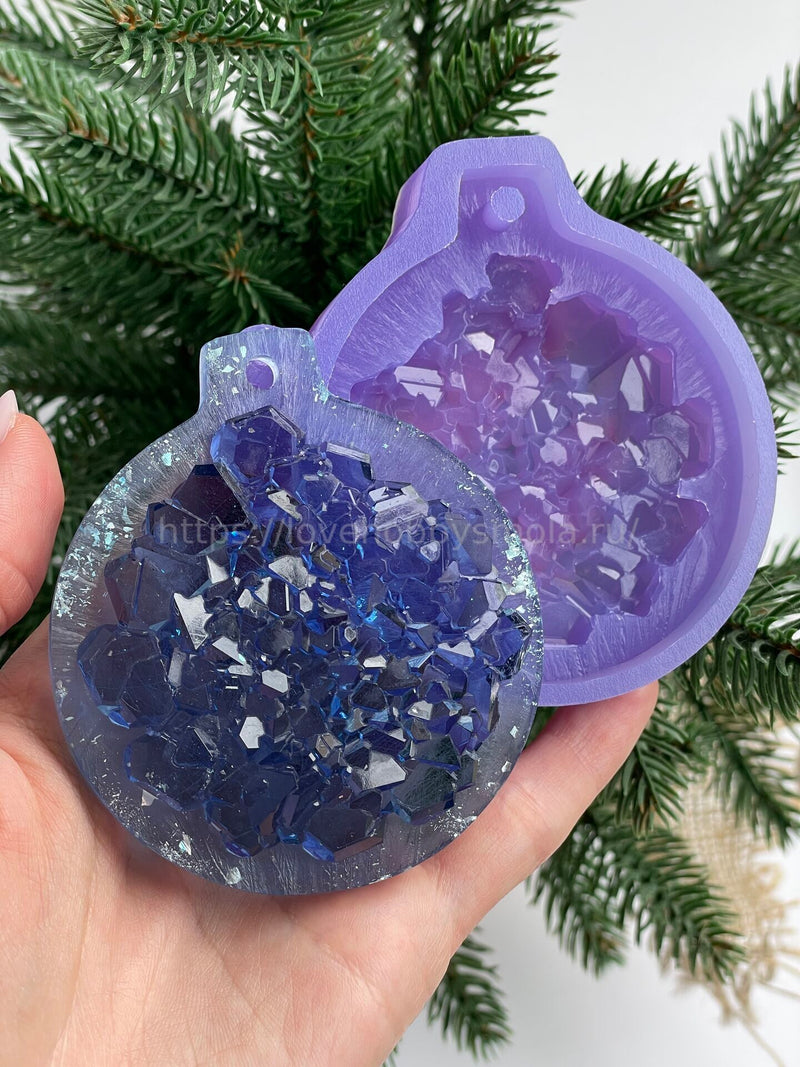 MC60 mold for epoxy resin in the shape of a Christmas toy – image 2