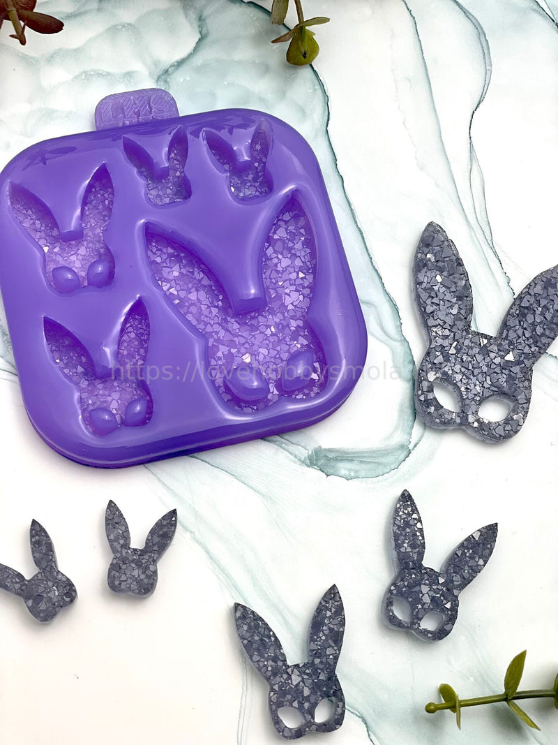 AC19 Silicone Mold Shaped Set of Earrings and Pendant – image 3
