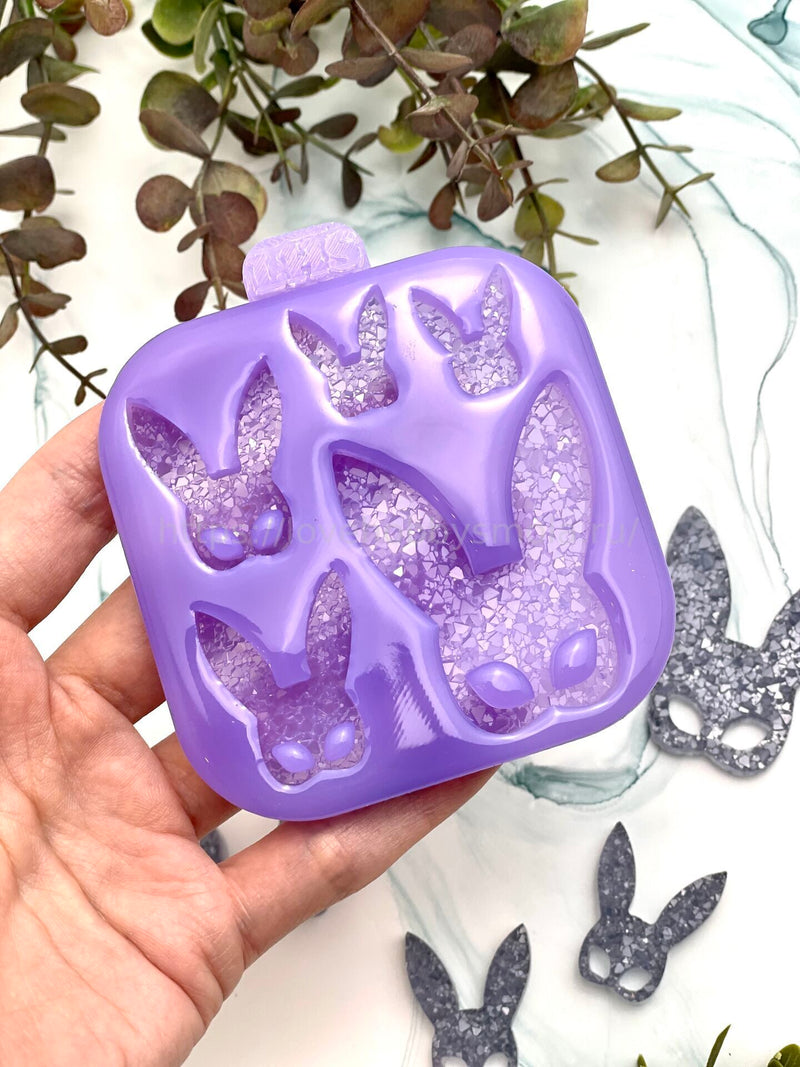 AC19 Silicone Mold Shaped Set of Earrings and Pendant – image 2