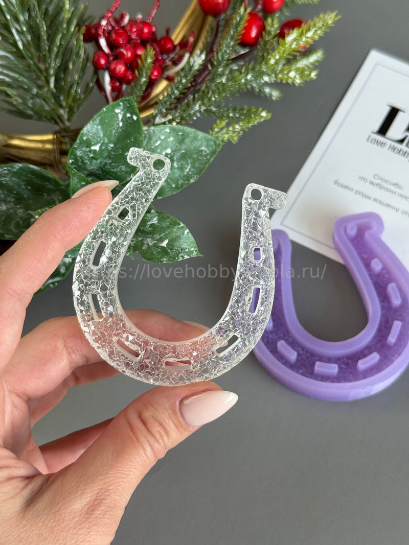 MC73 Silicone mold in the shape of a Horseshoe – image 4