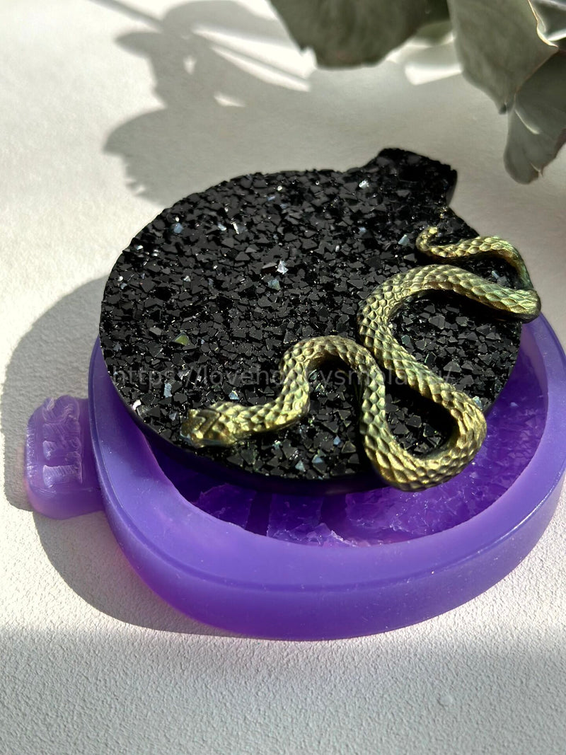 MC53 mold for epoxy resin in the shape of a Snake on a ball – image 5