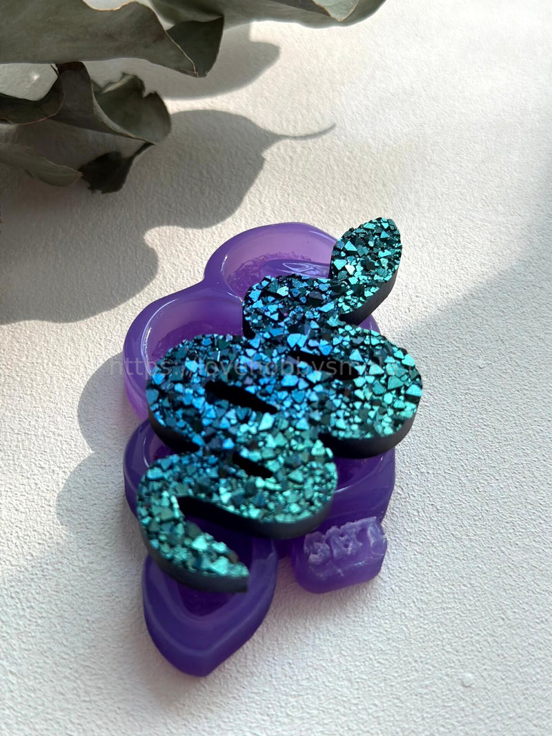 B07 Silicone mold in the shape of a "Snake" – image 2