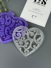 MC47 Silicone mold in the shape of a Heart with monograms – image 2