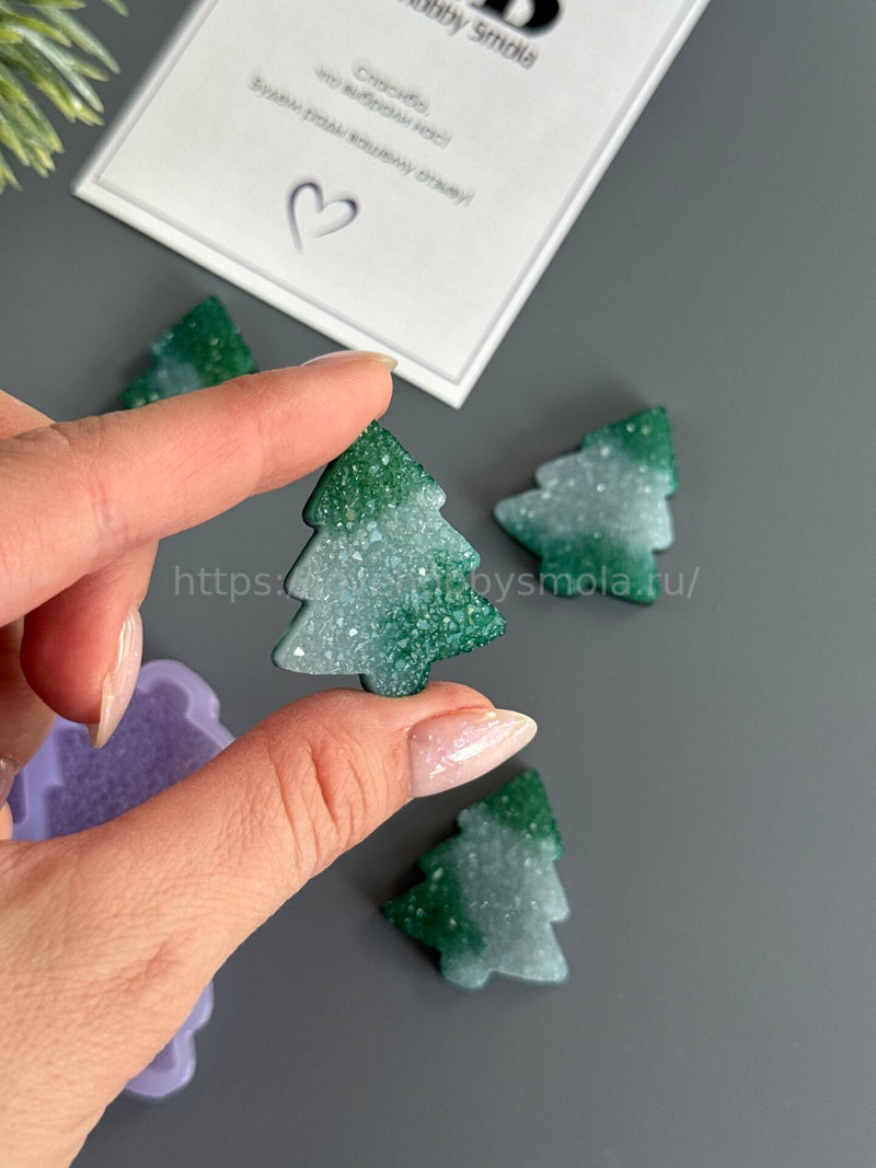 B58 Mold for Christmas tree keychains and brooches 4 pcs – image 2