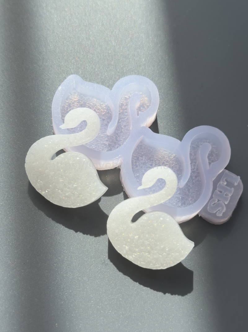B47 Resin mold in the shape of Swans – image 1
