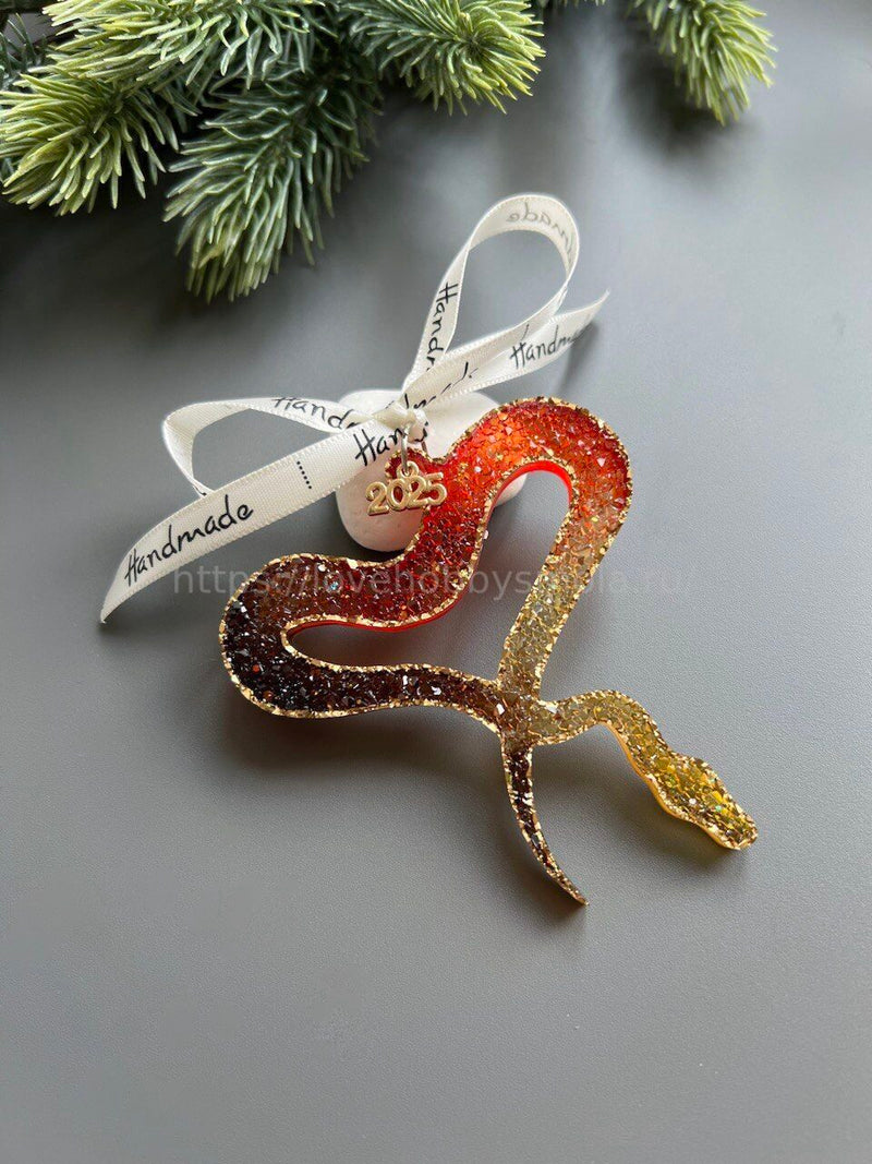 MC56 mold for epoxy resin Heart-shaped snake – image 3